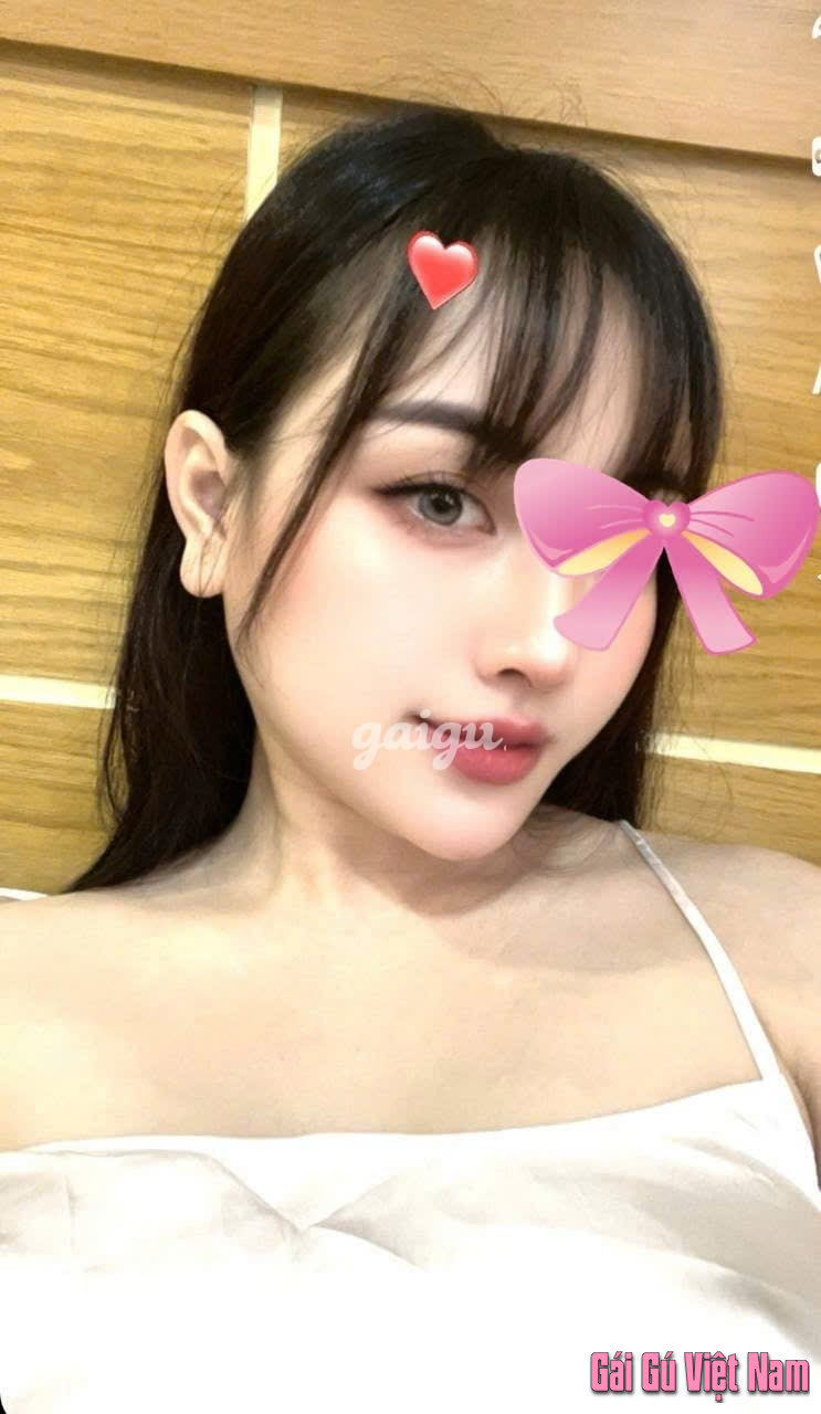 BÉ PHƯƠNG PHUONG XINH ĐẸP VÚ TO KẸP XÚC XÍCH BÚ CU LÚC CÁN DÂM